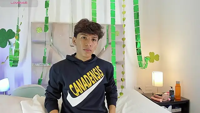 Angel Lux online show from March 12, 7:10 pm