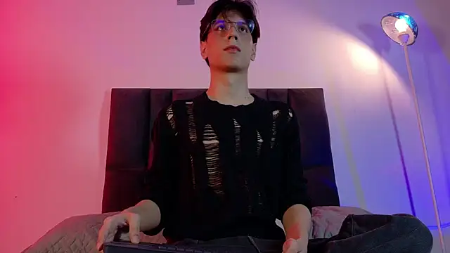 lui x dust online show from May 2, 2:58 am