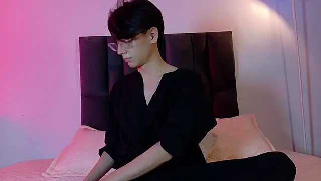 lui x dust online show from May 3, 3:09 am