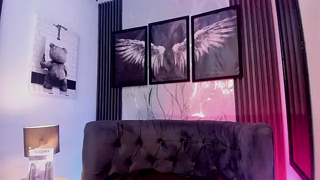 Milanwhite  online show from March 12, 12:13 pm