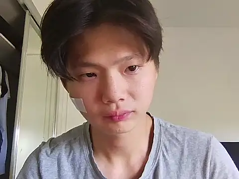 sweetiepuppy421 online show from April 9, 1:25 am