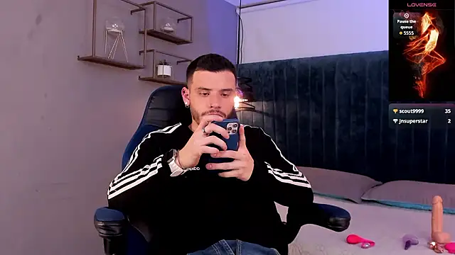 liam es online show from March 15, 6:21 am