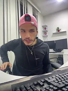 liam es online show from April 4, 5:37 am