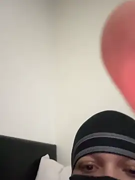 cremdeluxx online show from February 19, 6:59 pm