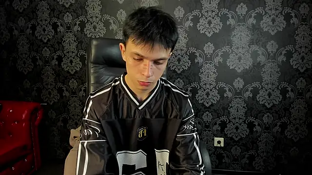 ClarkBev online show from April 21, 7:42 pm