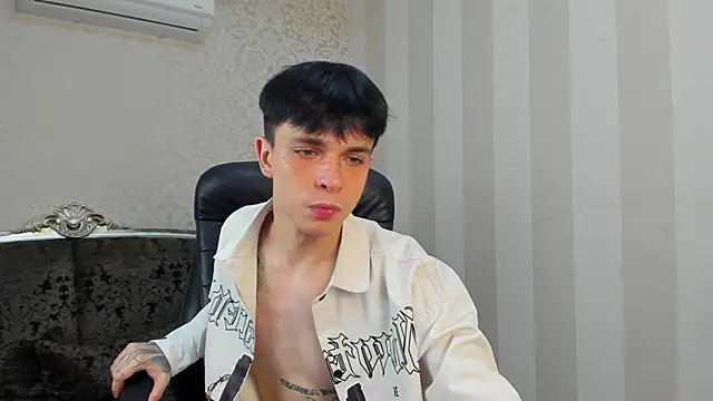 ClarkBev online show from February 23, 1:51 am