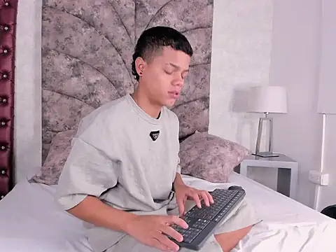 PATRIICKMILLER online show from March 15, 12:35 pm