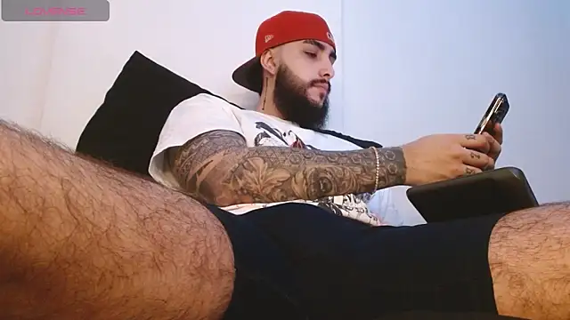 SantiagoHincapiie online show from April 30, 2:29 am