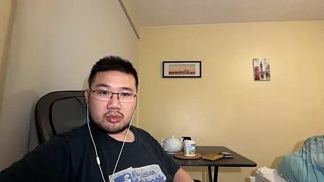 jasonryu2025 online show from May 6, 7:58 pm