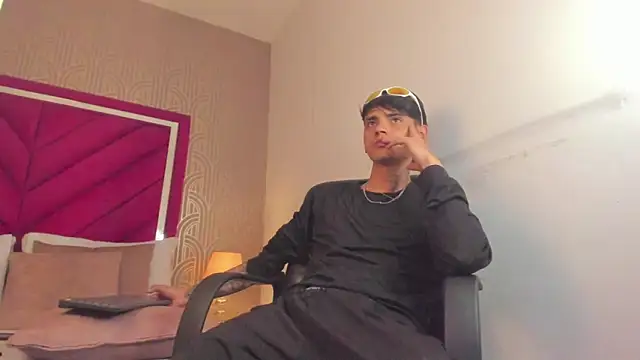 Dominic Foxx online show from March 28, 8:53 pm