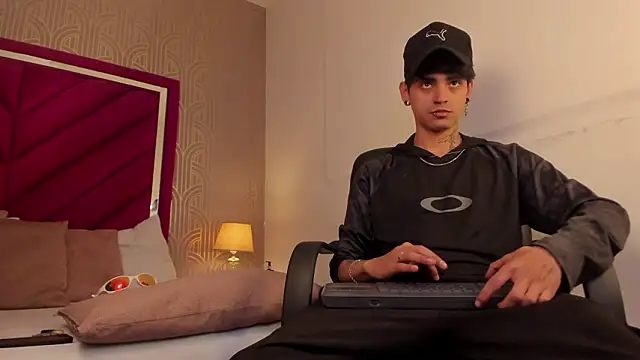 Dominic Foxx online show from March 9, 2:11 pm