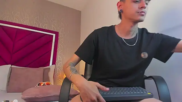 Dominic Foxx online show from March 30, 9:27 pm