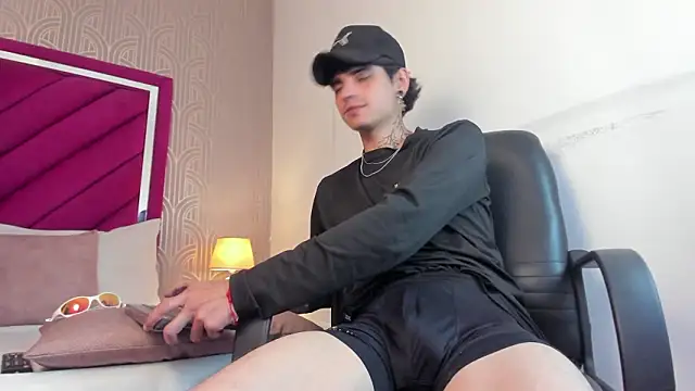 Dominic Foxx online show from March 11, 2:13 pm