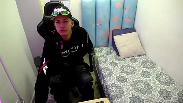 Street poemm  online show from April 21, 1:42 am