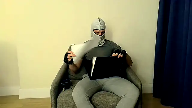 RyanRubber online show from April 20, 8:22 pm