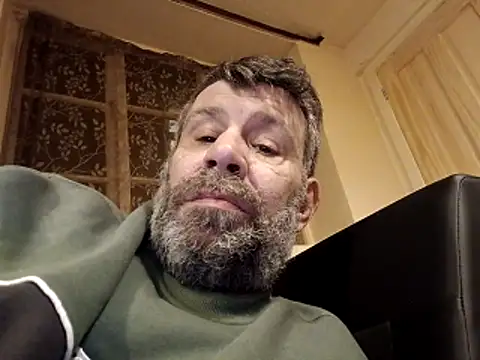 stud2512 online show from March 25, 9:30 pm