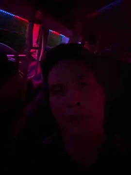 duylonghot online show from April 3, 6:15 pm