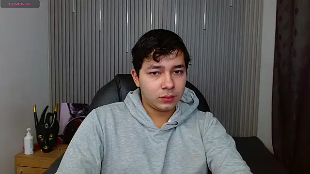 Julian Smith21 online show from April 24, 3:09 am