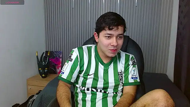 Julian Smith21 online show from April 22, 4:41 am