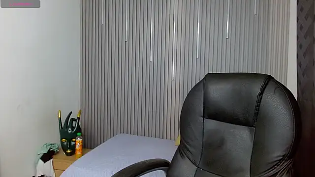 Julian Smith21 online show from April 20, 3:31 am