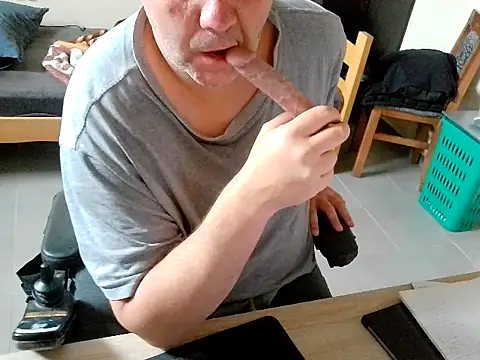 pozitiva000 online show from April 21, 7:36 am