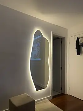 LyonHardX online show from April 18, 3:24 pm