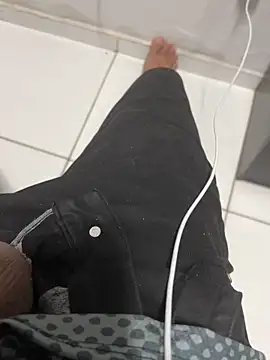 thiagoskt74 online show from April 4, 11:24 pm