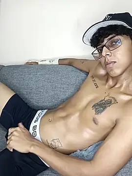 TuPapi 21 online show from March 31, 1:07 am