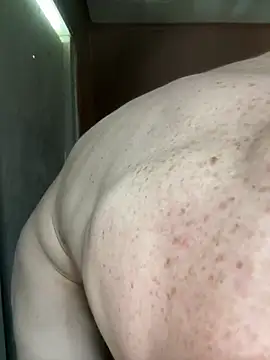 Aarondeweese27 online show from May 4, 7:37 pm