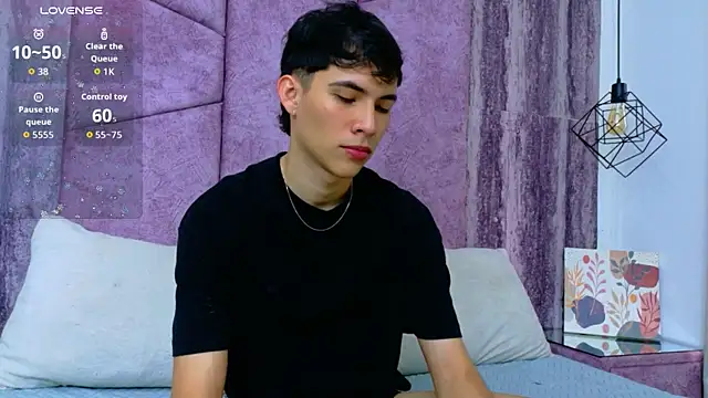 AronTawers online show from April 24, 7:27 pm