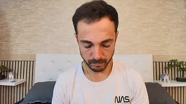 Adams Sanz online show from April 8, 8:17 pm