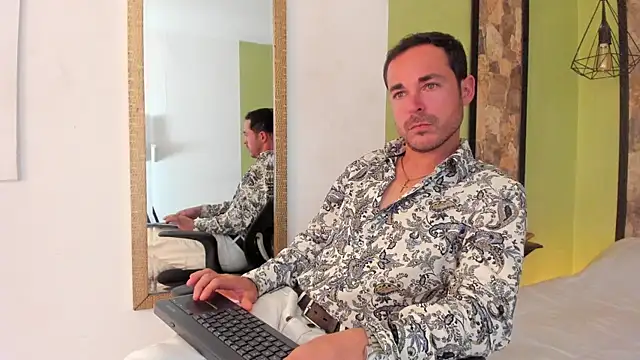 Adams Sanz online show from May 13, 8:39 pm