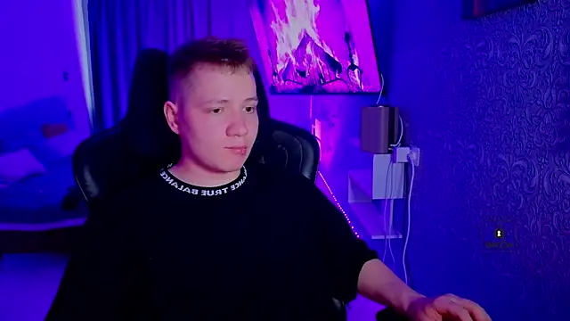 Karl Night  online show from May 4, 6:59 am