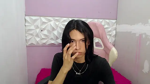 Larry craft online show from March 29, 1:00 pm