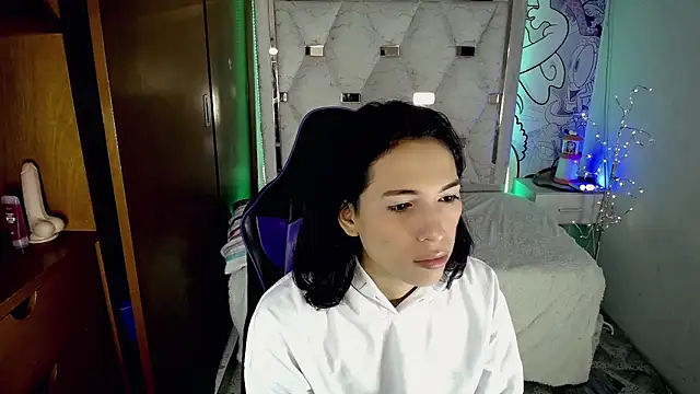 Larry craft online show from April 23, 8:33 pm