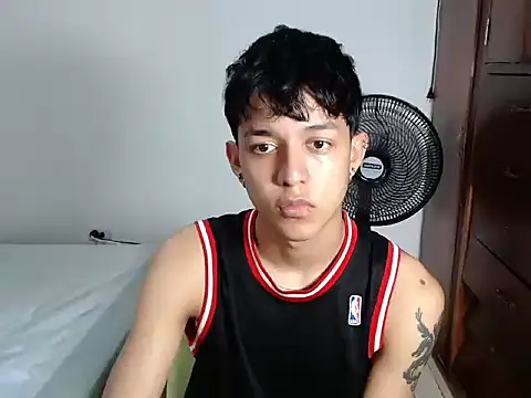 cute jisus online show from April 1, 4:48 pm