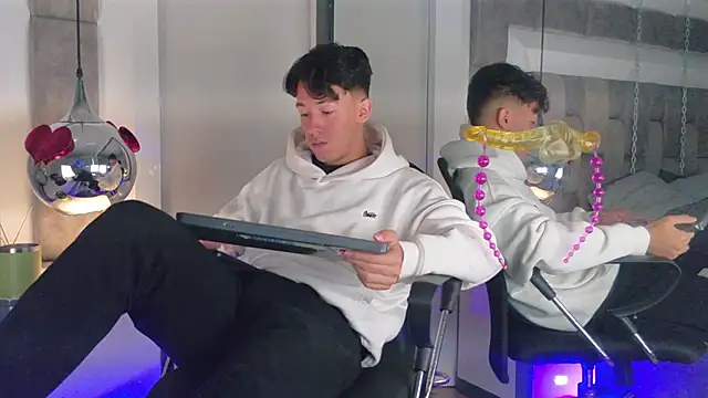 Austin Reedss online show from April 8, 2:26 pm