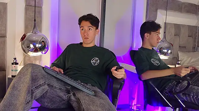 Austin Reedss online show from April 26, 1:52 pm