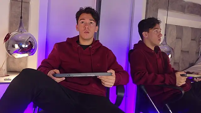 Austin Reedss online show from April 28, 12:32 pm