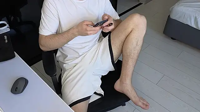 chantatummm online show from May 6, 1:11 pm