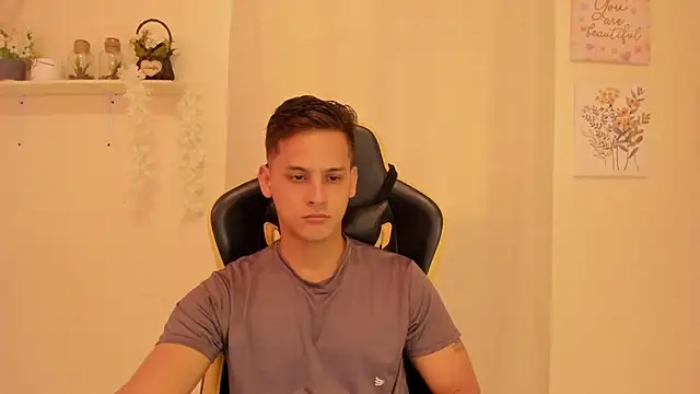 sexy andres01 online show from April 30, 3:19 pm