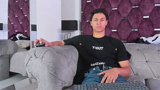 TonyBenedetti online show from June 21, 9:09 pm