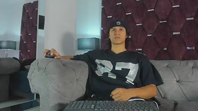 TonyBenedetti online show from May 2, 9:17 pm