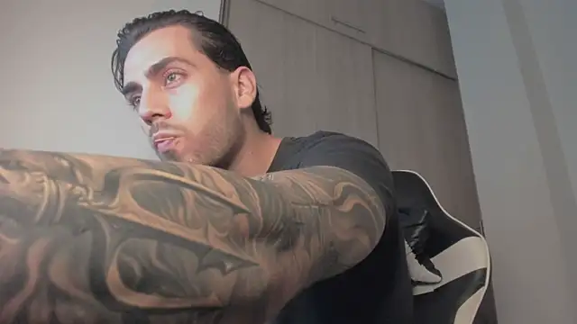 Axel  Blaze online show from May 13, 1:08 pm