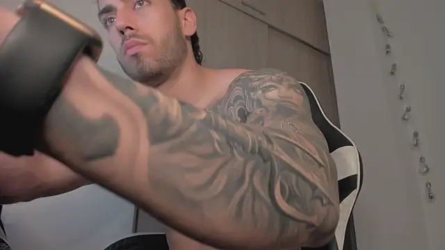 Axel  Blaze online show from April 1, 1:24 pm