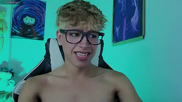 Ryan sweet online show from March 18, 11:52 pm