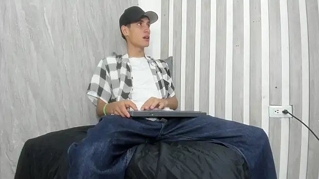 Thiagoduarte  online show from March 19, 3:59 pm