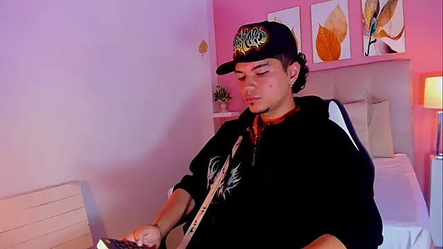 Briian   online show from June 11, 7:23 pm