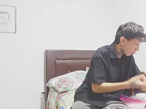 Trevordonson milf online show from March 14, 2:51 am