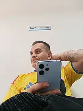 Edwin Q online show from June 11, 5:00 pm